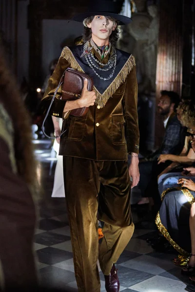 Look 89